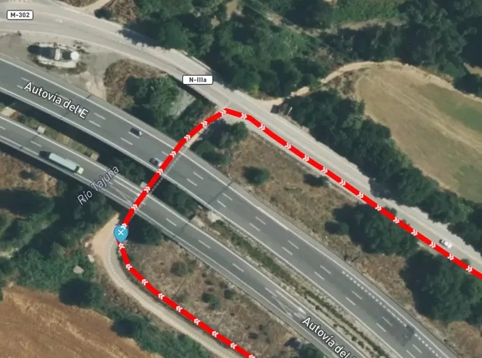 Peligro por tramo peligroso. Cruce de Carretera