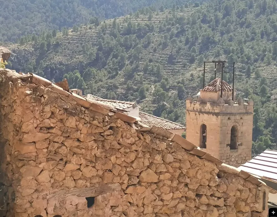 Restos del Castillo De La Yedra